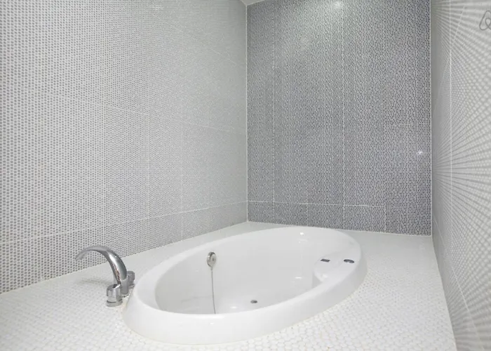 Zum Hotel 2*