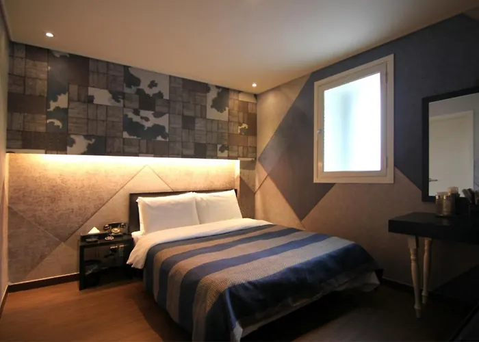 Hotel Zum 2*
