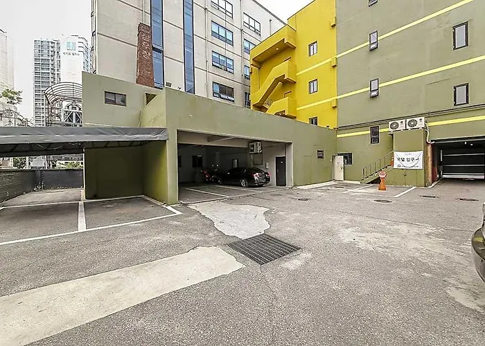 Zum Hotel 2*